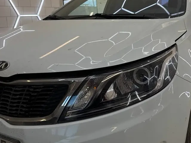 Kia Rio после полировки фар