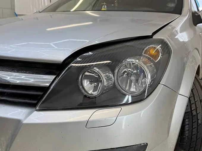 Opel Astra после полировки фар