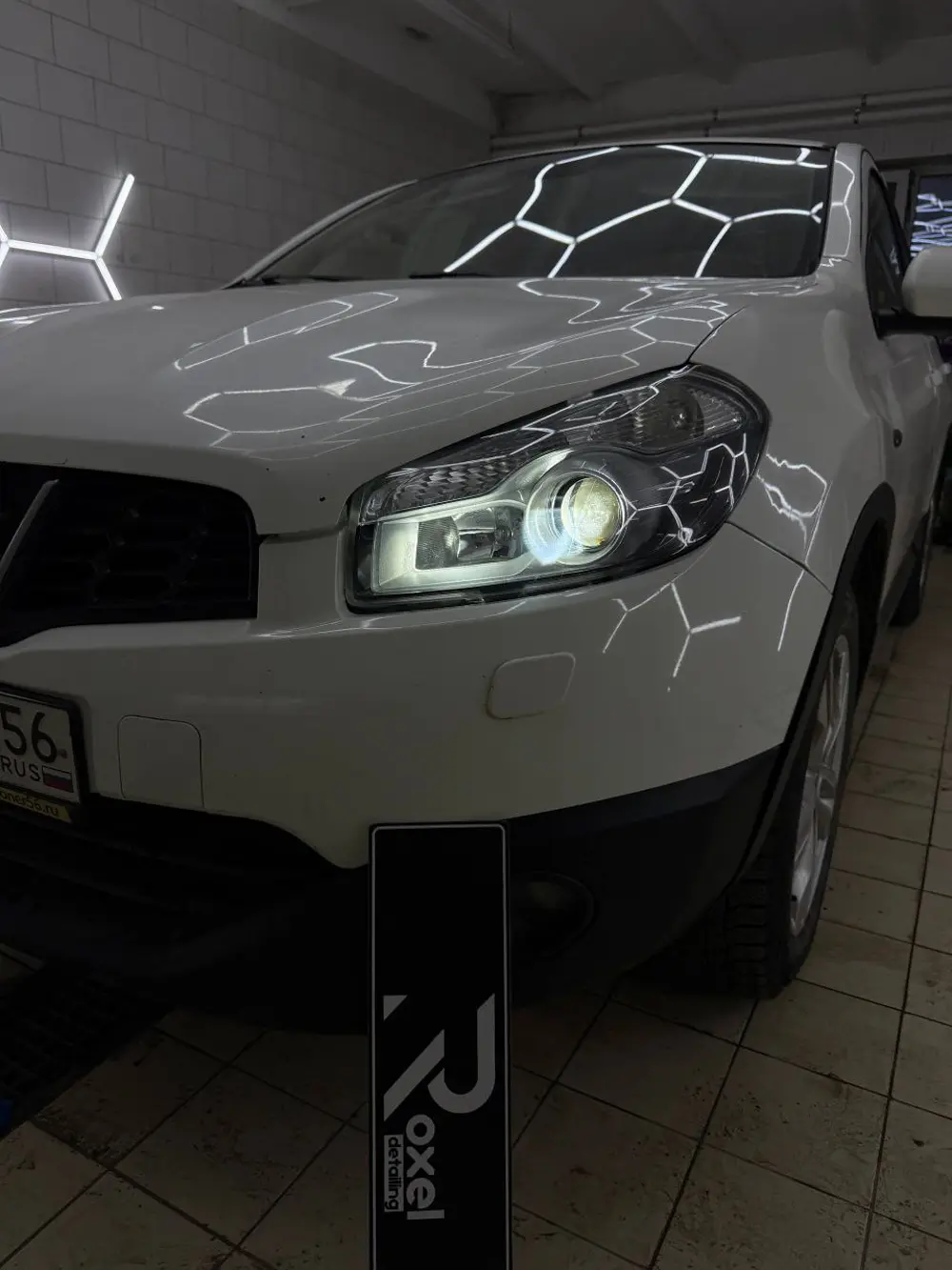 Nissan Qashqai с билед-линзами