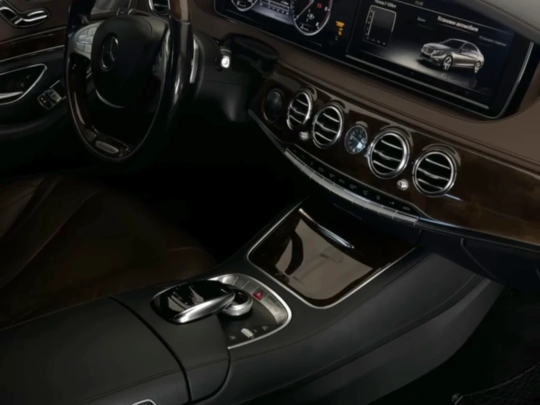 Салон Mercedes после влажной уборки
