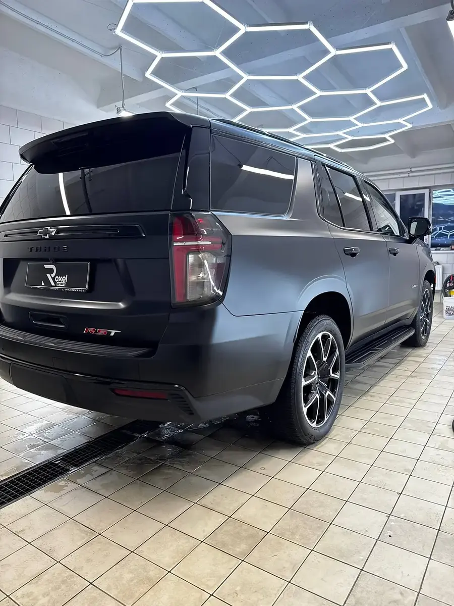 Chevrolet Tahoe сзади