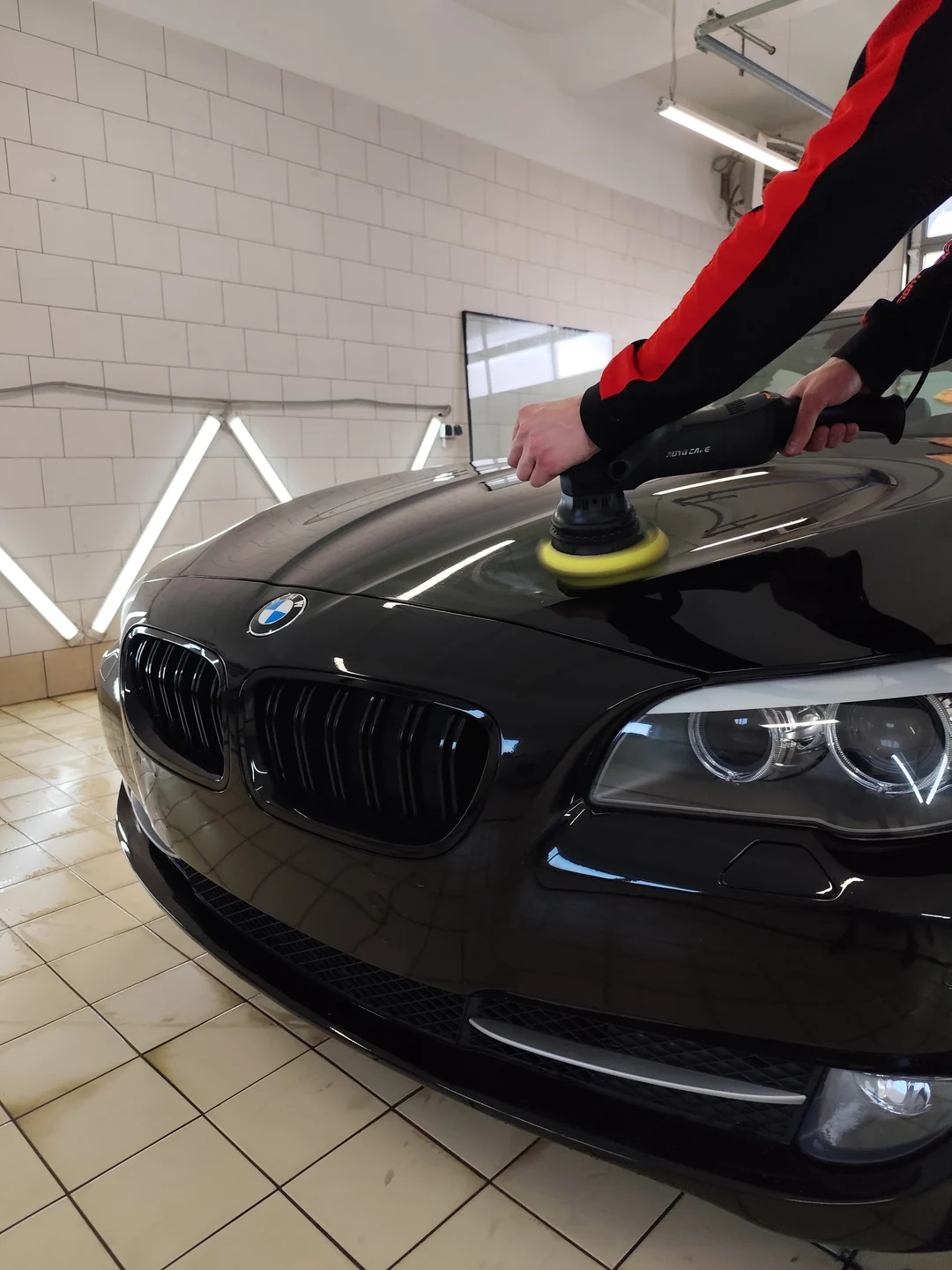 Полировка кузова BMW перед нанесением керамики